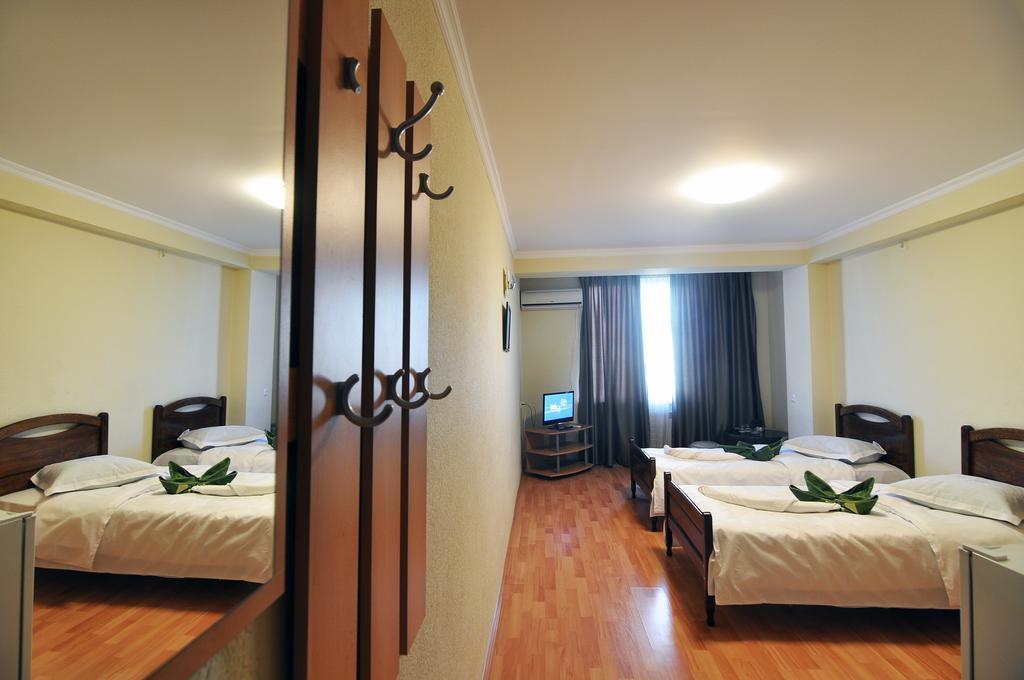 Sun Rise Hotel Tbilisi Phòng bức ảnh