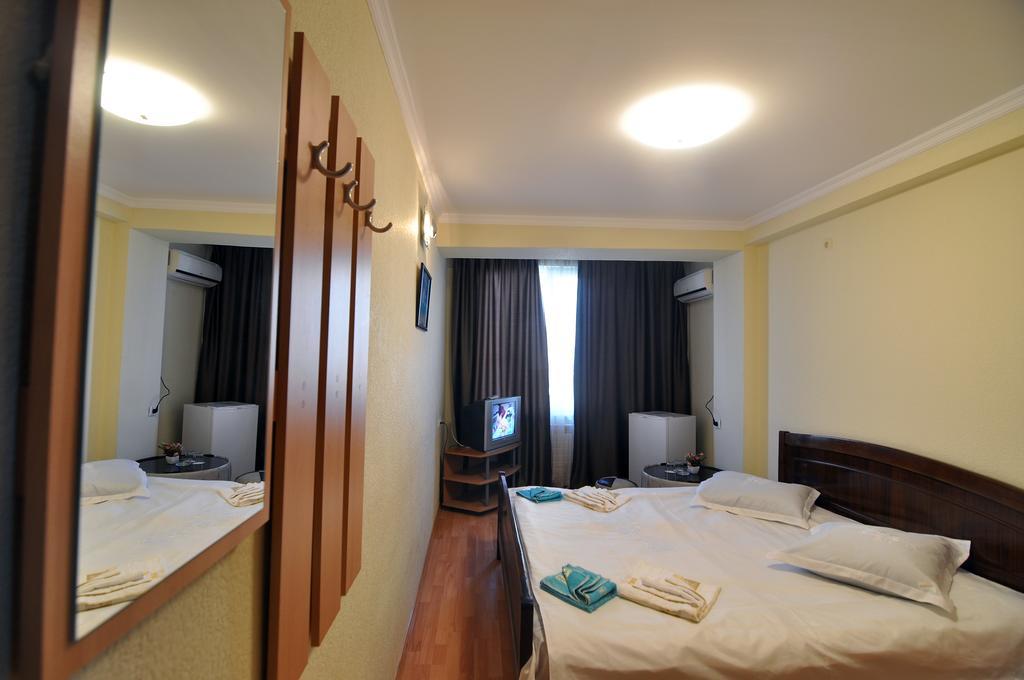 Sun Rise Hotel Tbilisi Ngoại thất bức ảnh